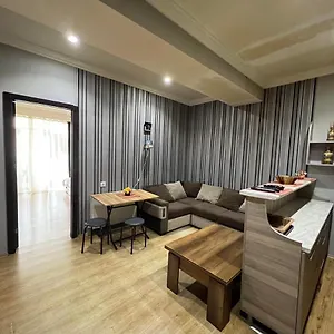 Levan Gotua Str.17 Апартаменты