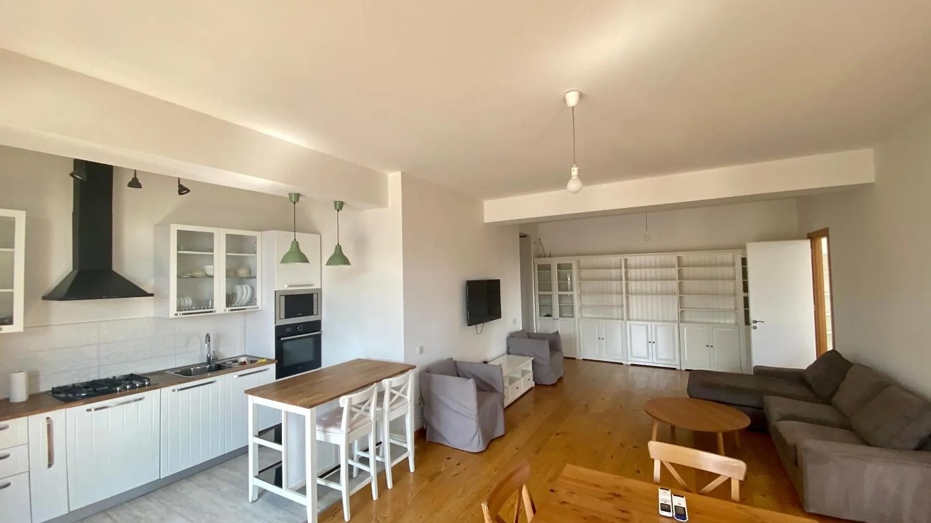 Апартаменты Bright 2Br With Views & Parking Тбилиси Грузия