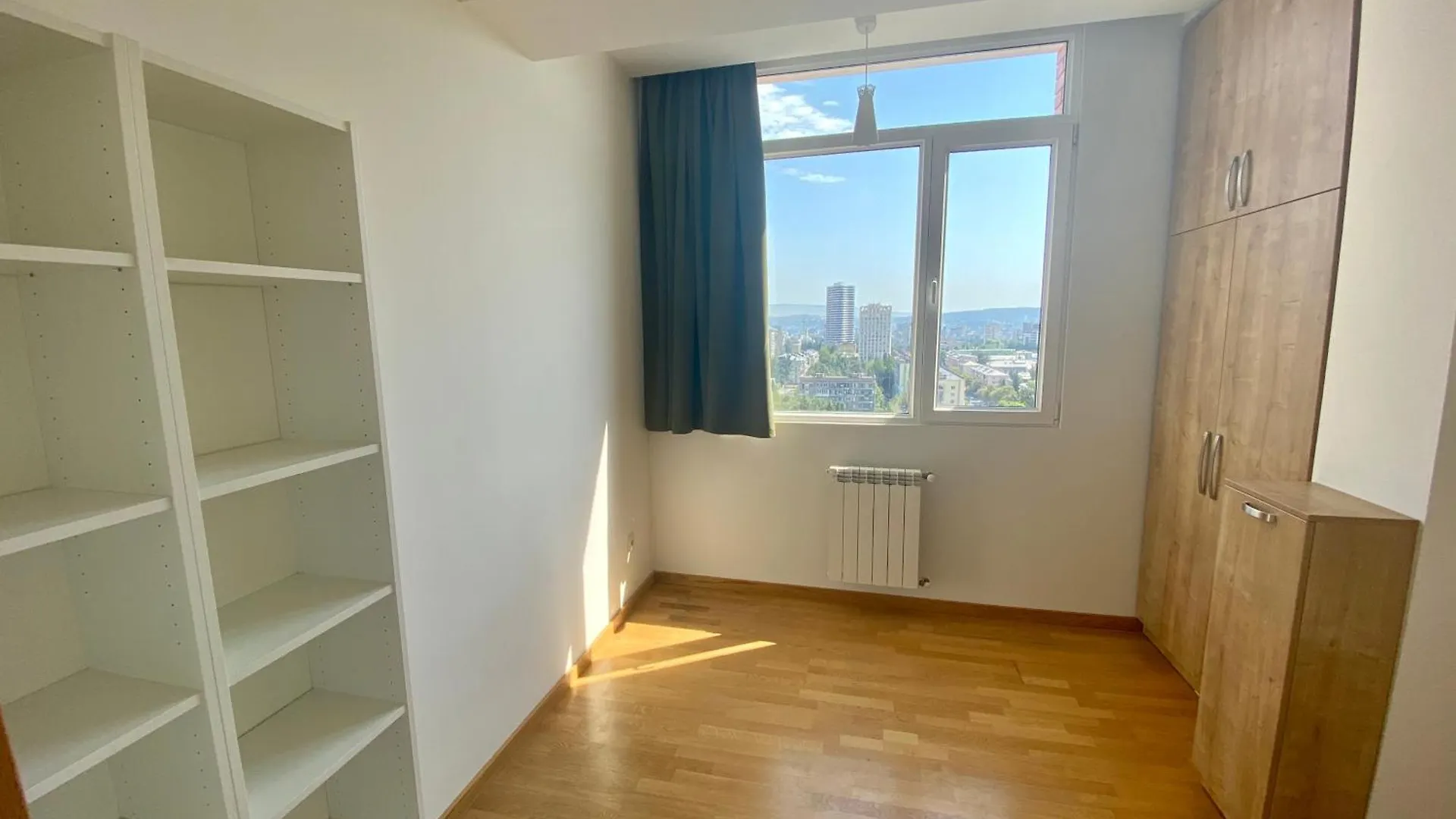 Апартаменты Bright 2Br With Views & Parking Тбилиси
