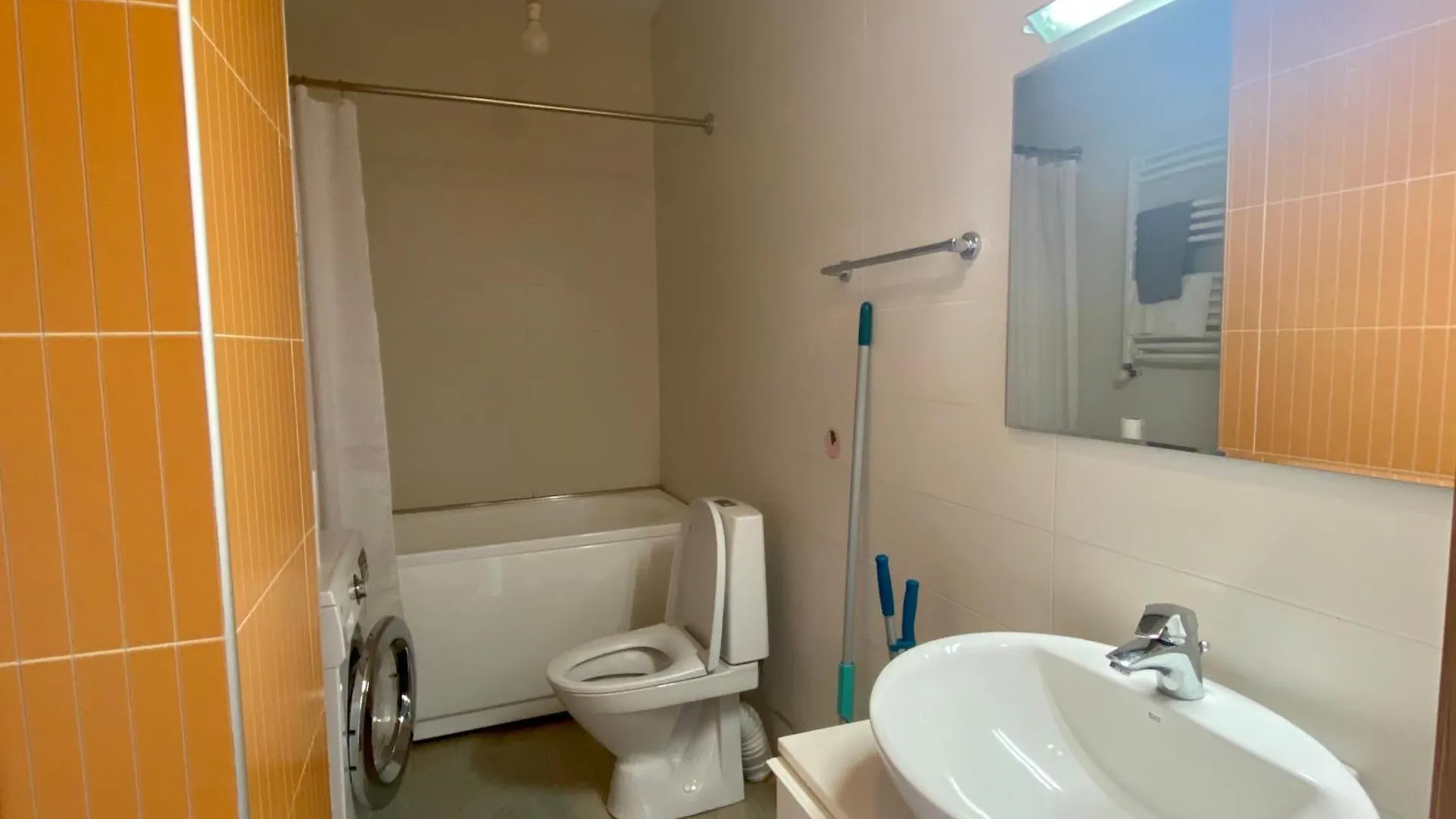 Апартаменты Bright 2Br With Views & Parking Тбилиси Грузия